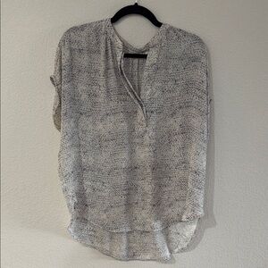 Violet & Claire Gray Short Sleeve Blouse with Mandarin Collar